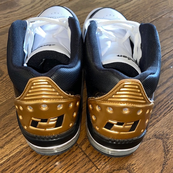 Jordan big fund sneakers - Picture 2 of 3